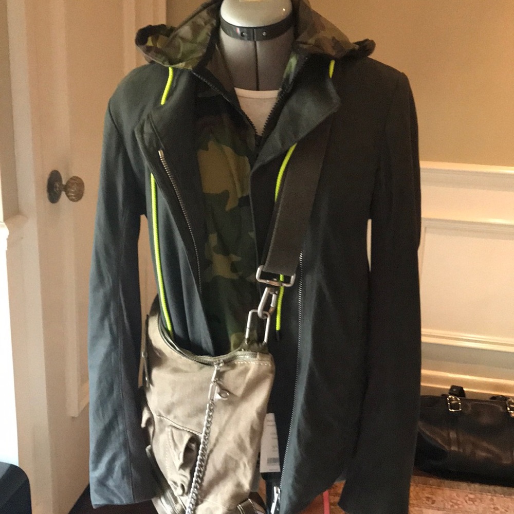Nylon Camo chest length Dickie with hood
